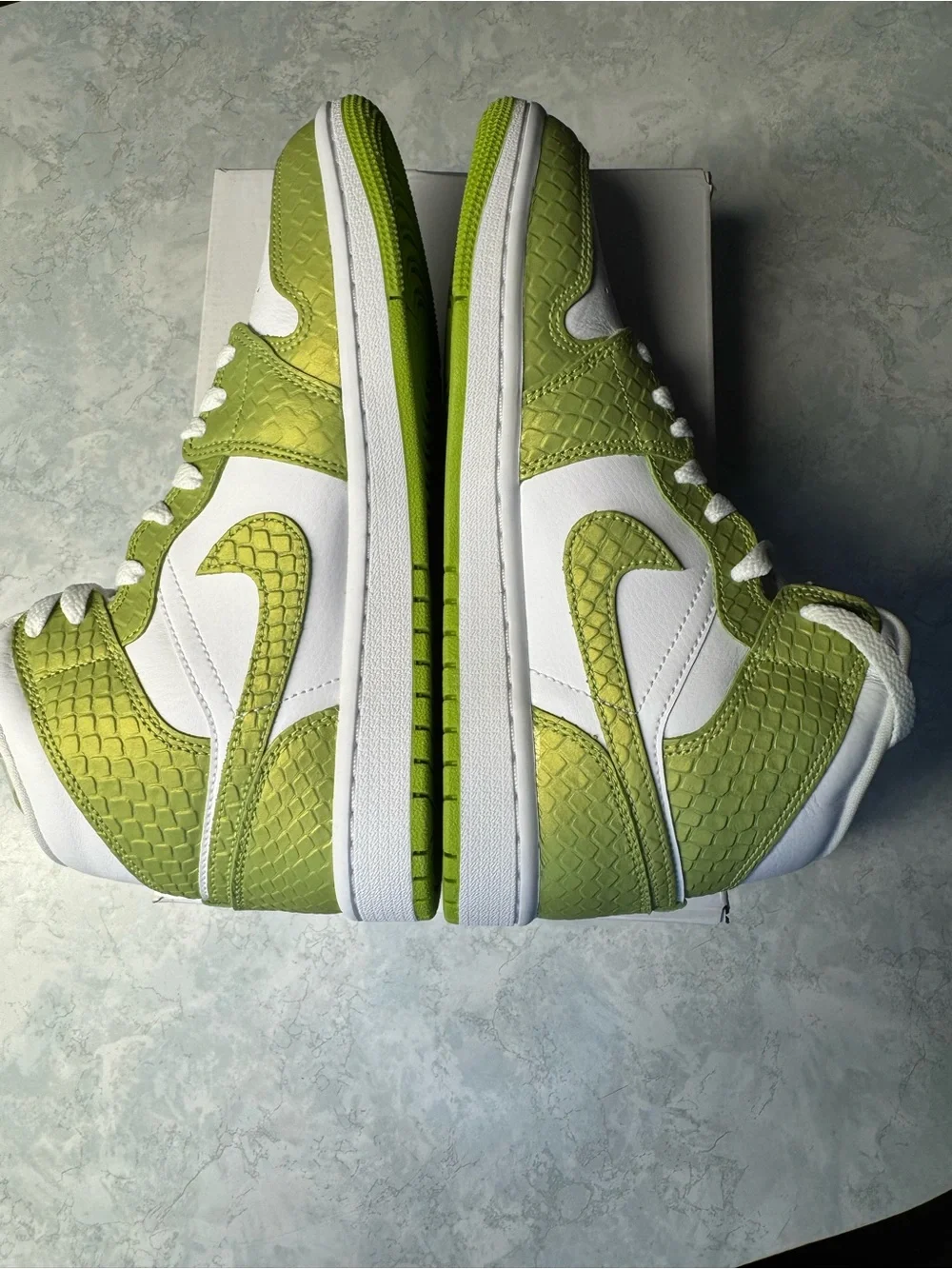 Jordan 1 Mid - Green Python